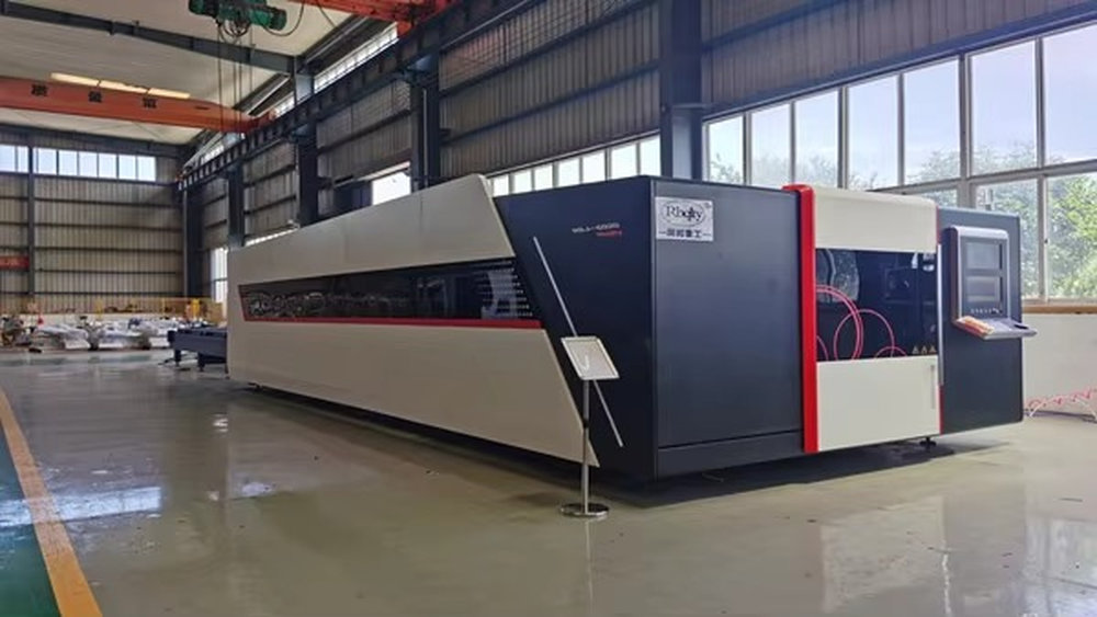 Fully Enclosed CNC Fiber Laser - огляд і ціна Industrial Fiber Laser Cutting Machine