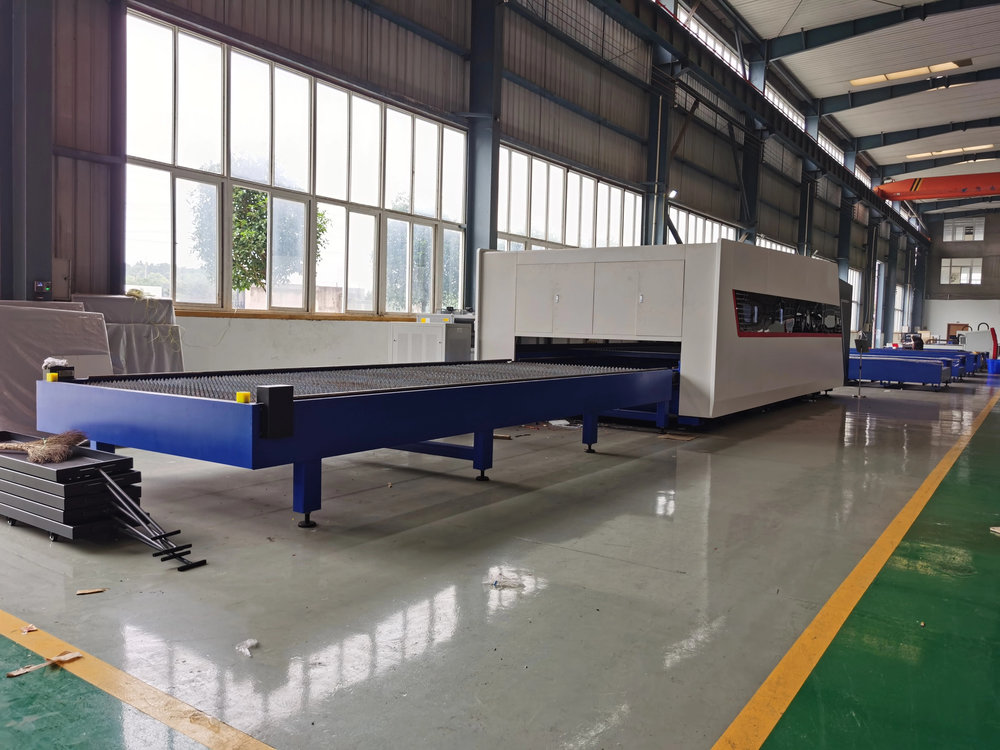 Fully Enclosed CNC Fiber Laser - огляд і ціна Industrial Fiber Laser Cutting Machine
