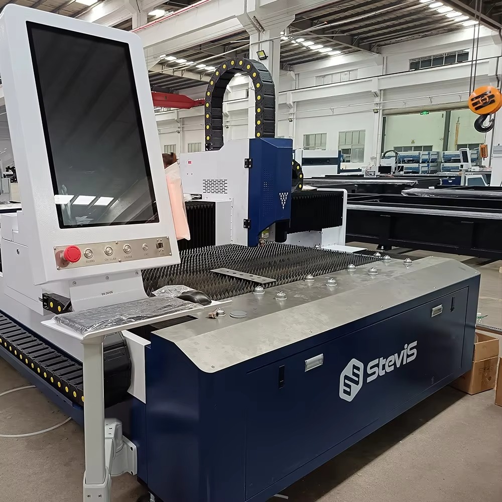 Economic 6kw CNC 1530 Fiber La - огляд і ціна Industrial Fiber Laser Cutting Machine